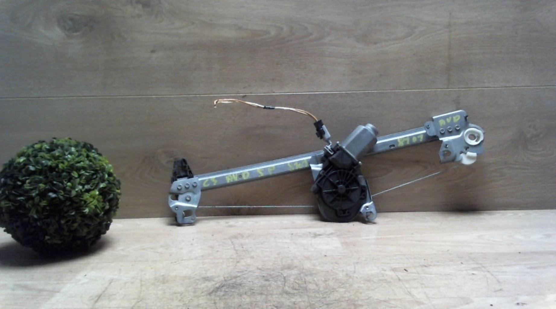 Leve vitre electrique avant droit