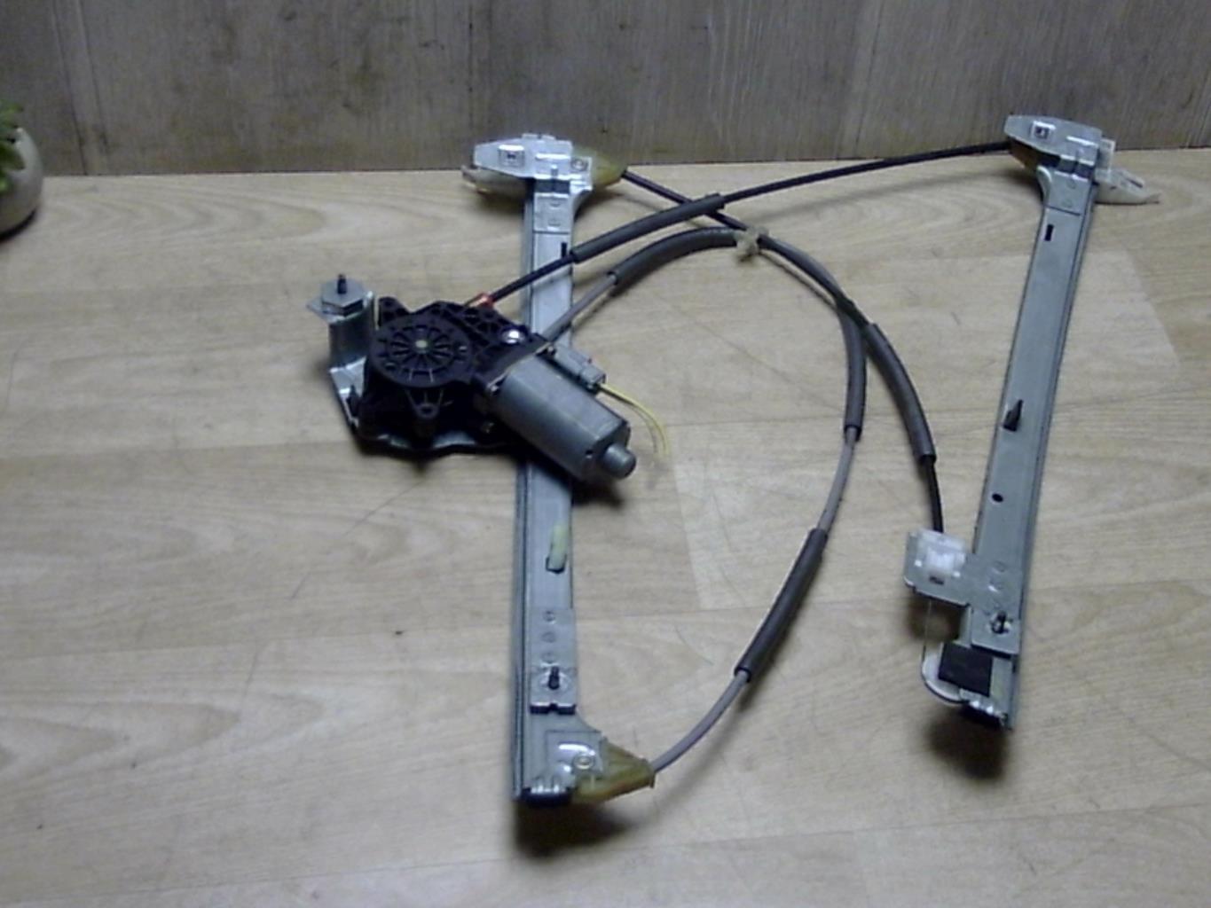 Leve vitre electrique avant droit