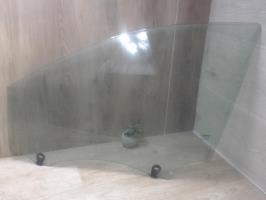 Vitre avant gauche