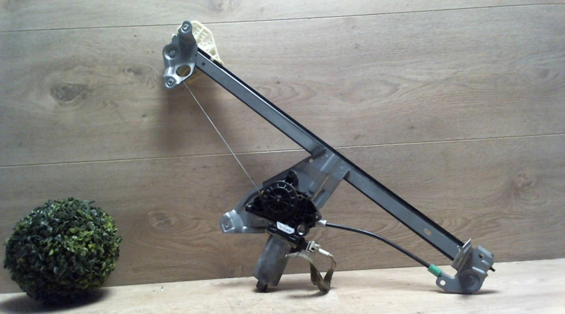 Leve vitre electrique avant droit