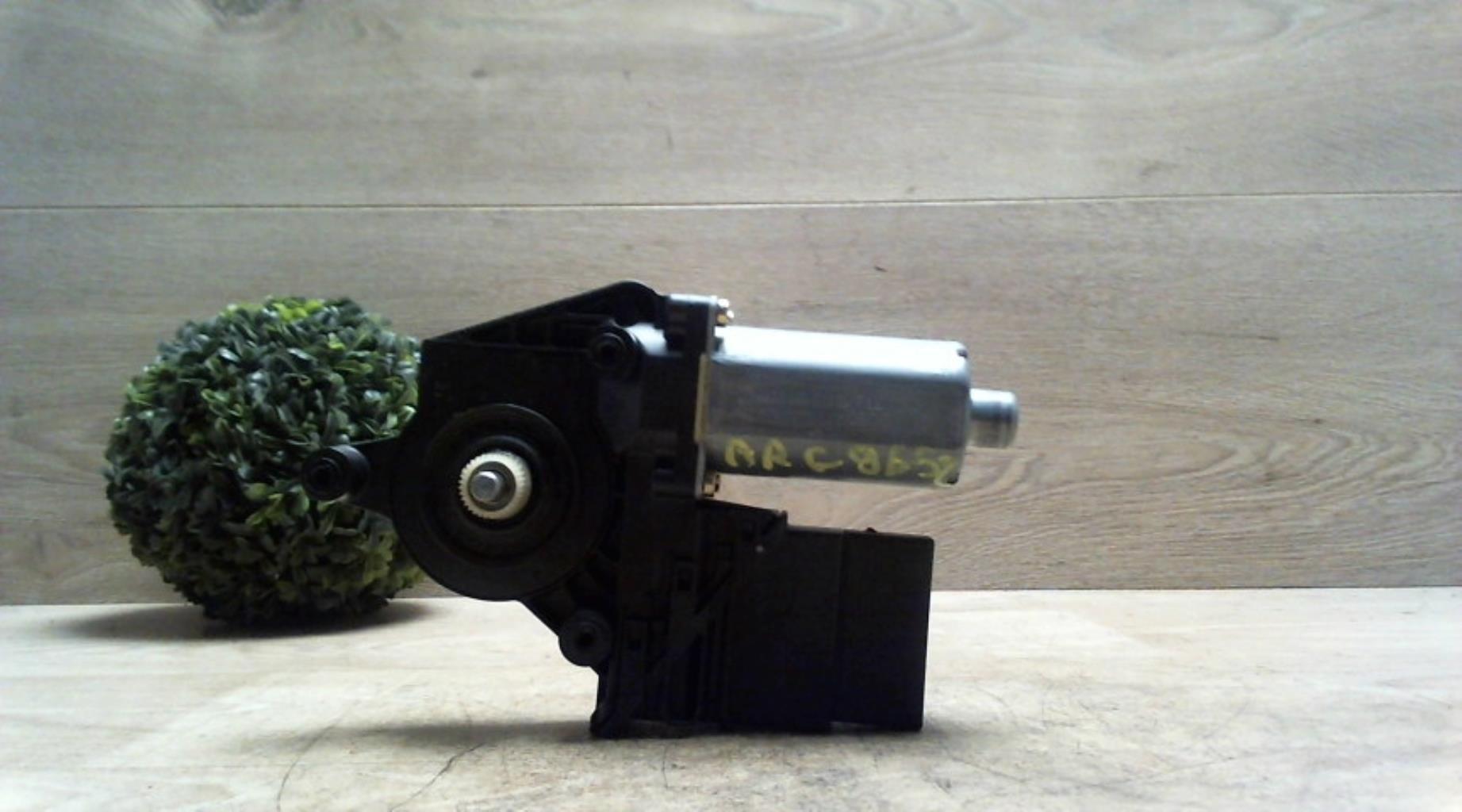 Moteur leve vitre arriere gauche