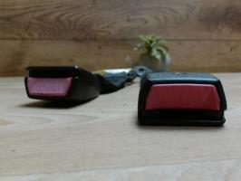 Attache ceinture arriere gauche