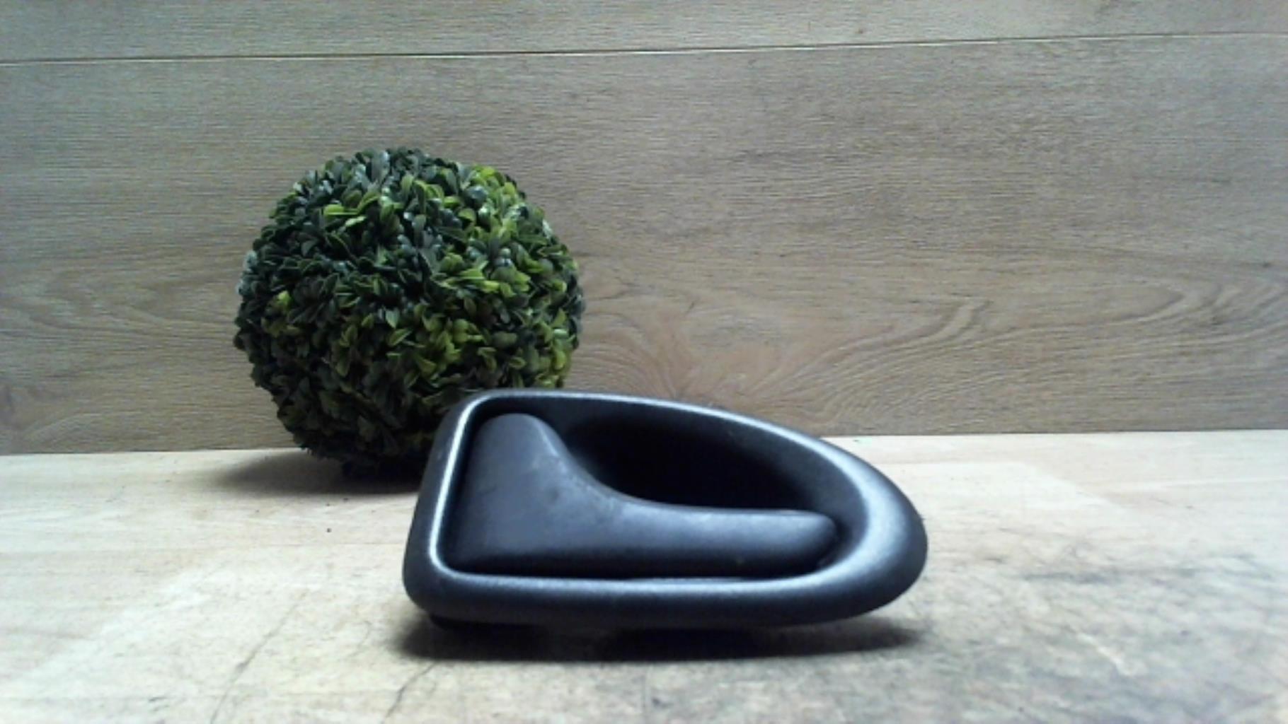 Poignee interieur avant gauche