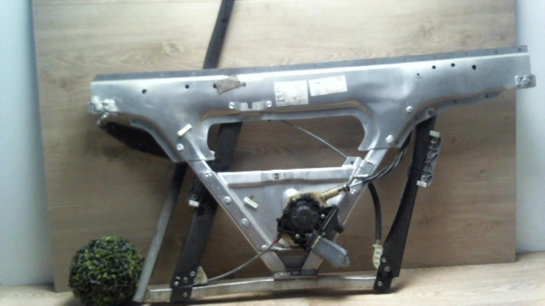 Leve vitre electrique avant droit
