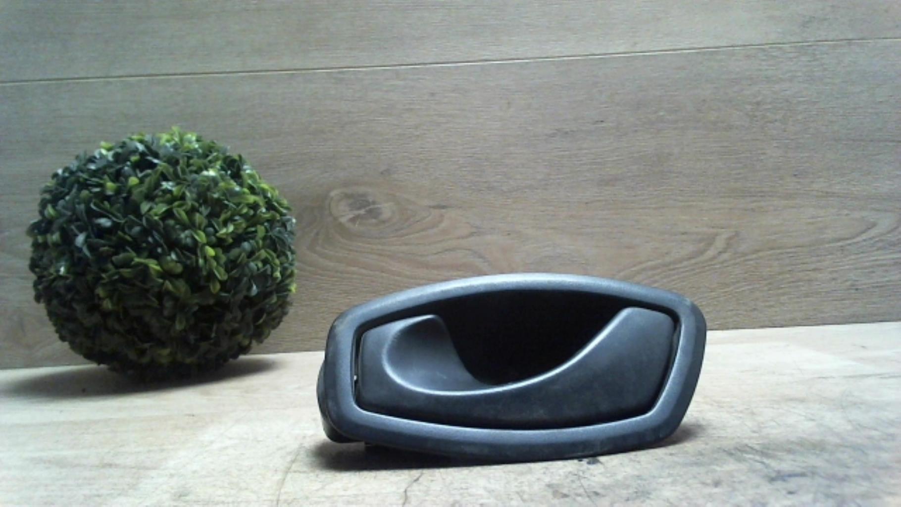 Poignee interieur avant gauche