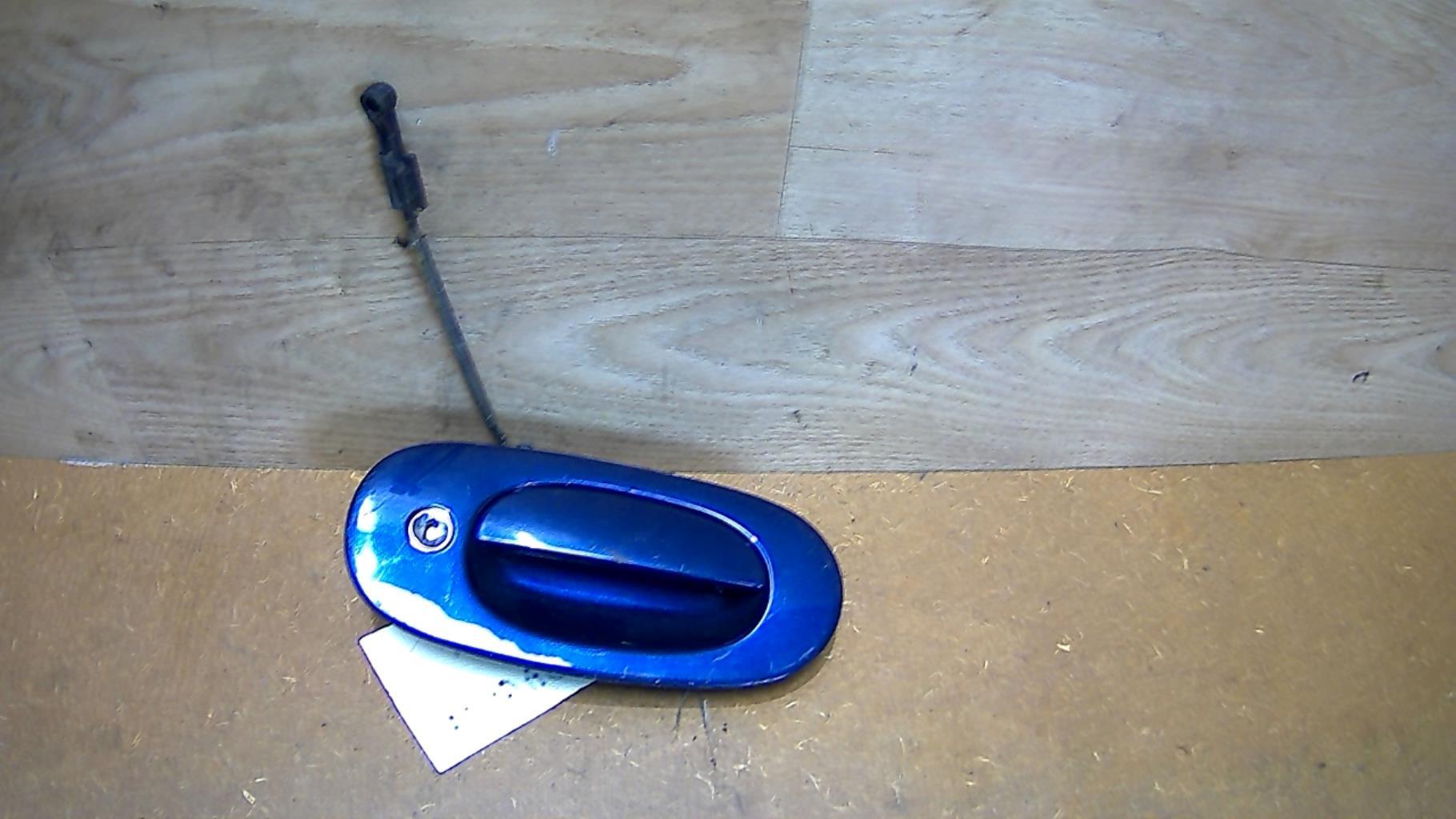 Poignee porte avant droit