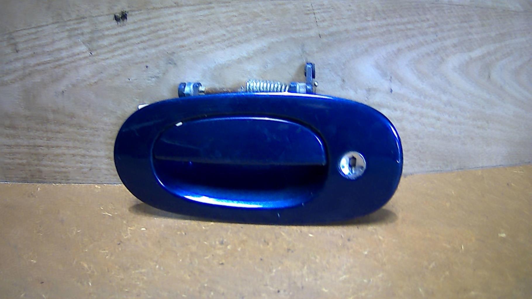 Poignee porte avant gauche