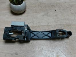 Support poignee porte avant droite