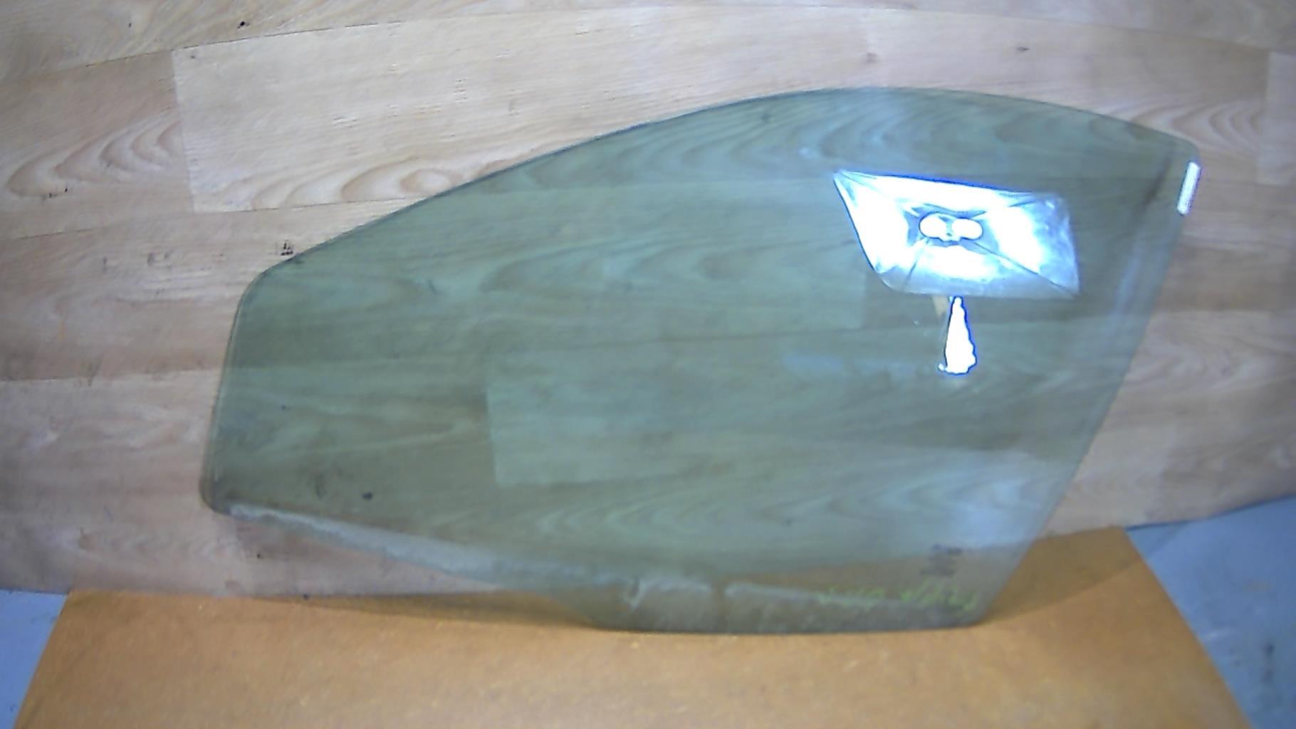 Vitre avant gauche