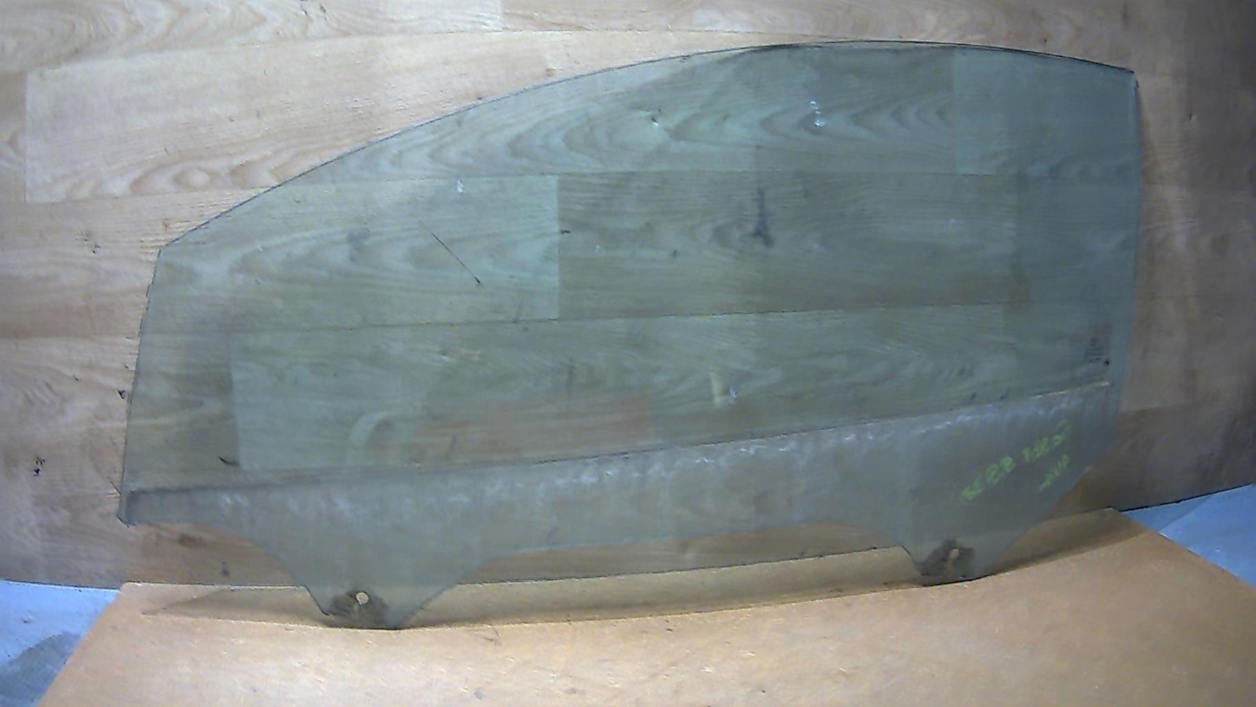 Vitre avant gauche