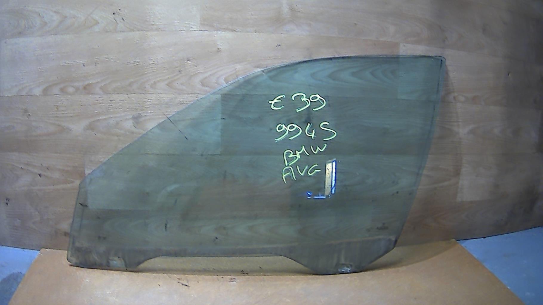 Vitre avant gauche