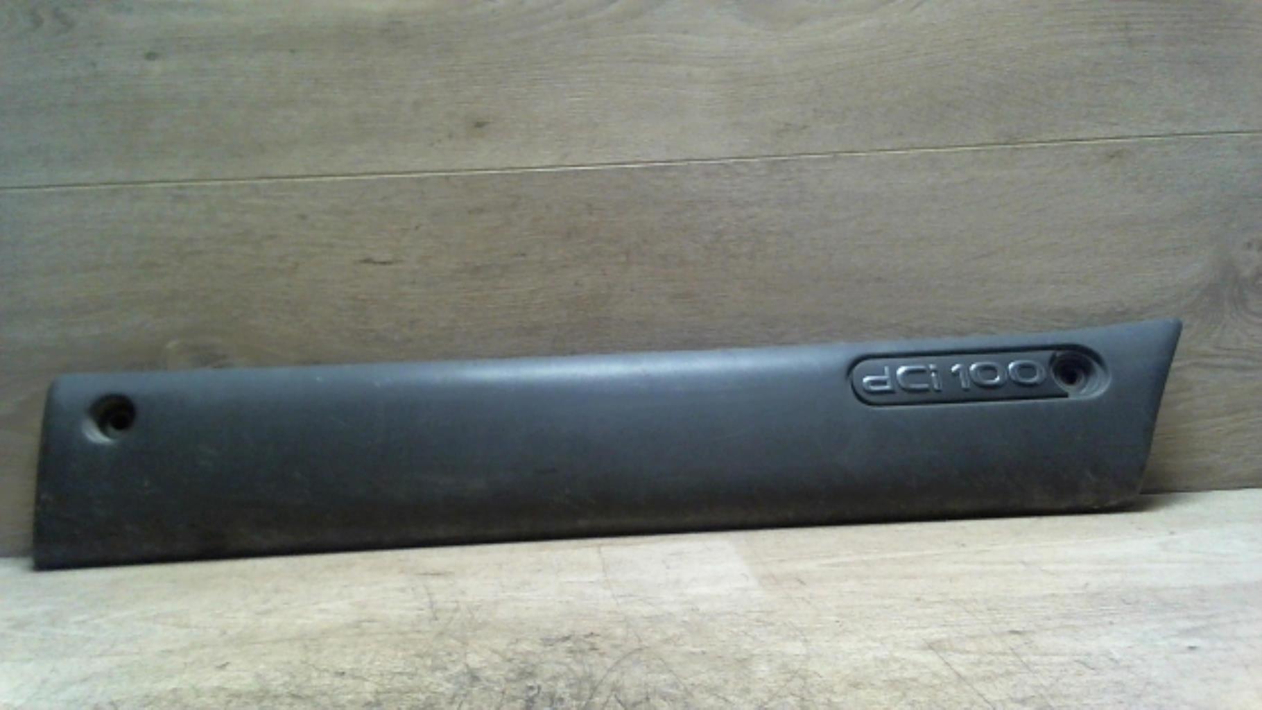 Baguette de porte avant droite