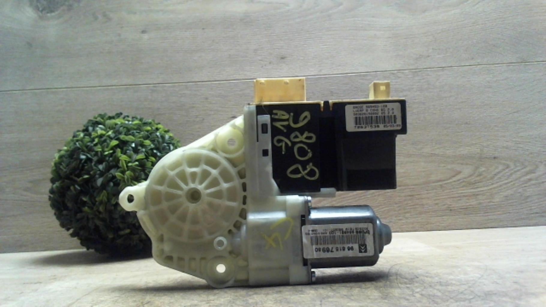 Moteur leve vitre avant gauche