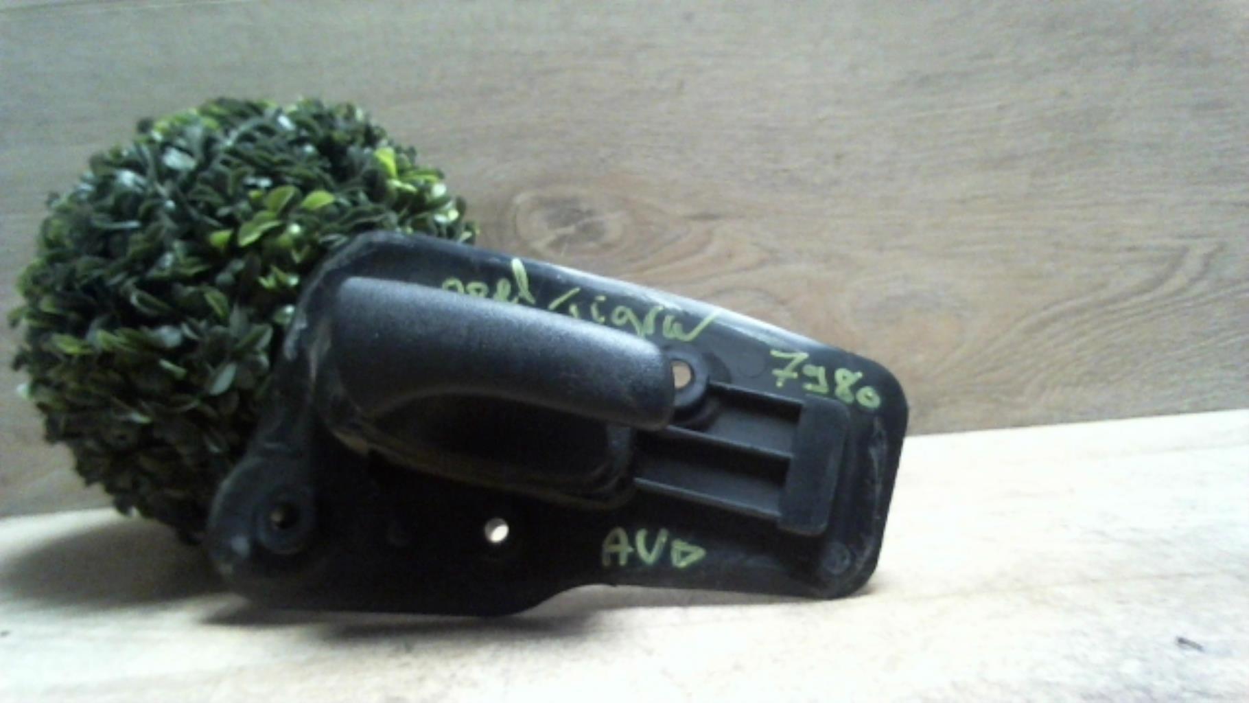Poignee interieur avant droit
