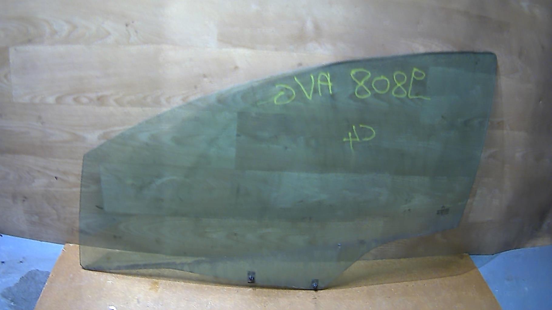 Vitre avant gauche