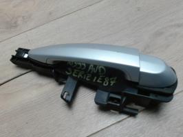 Poignee porte avant droit