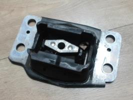 Support moteur gauche