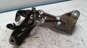 Support moteur gauche