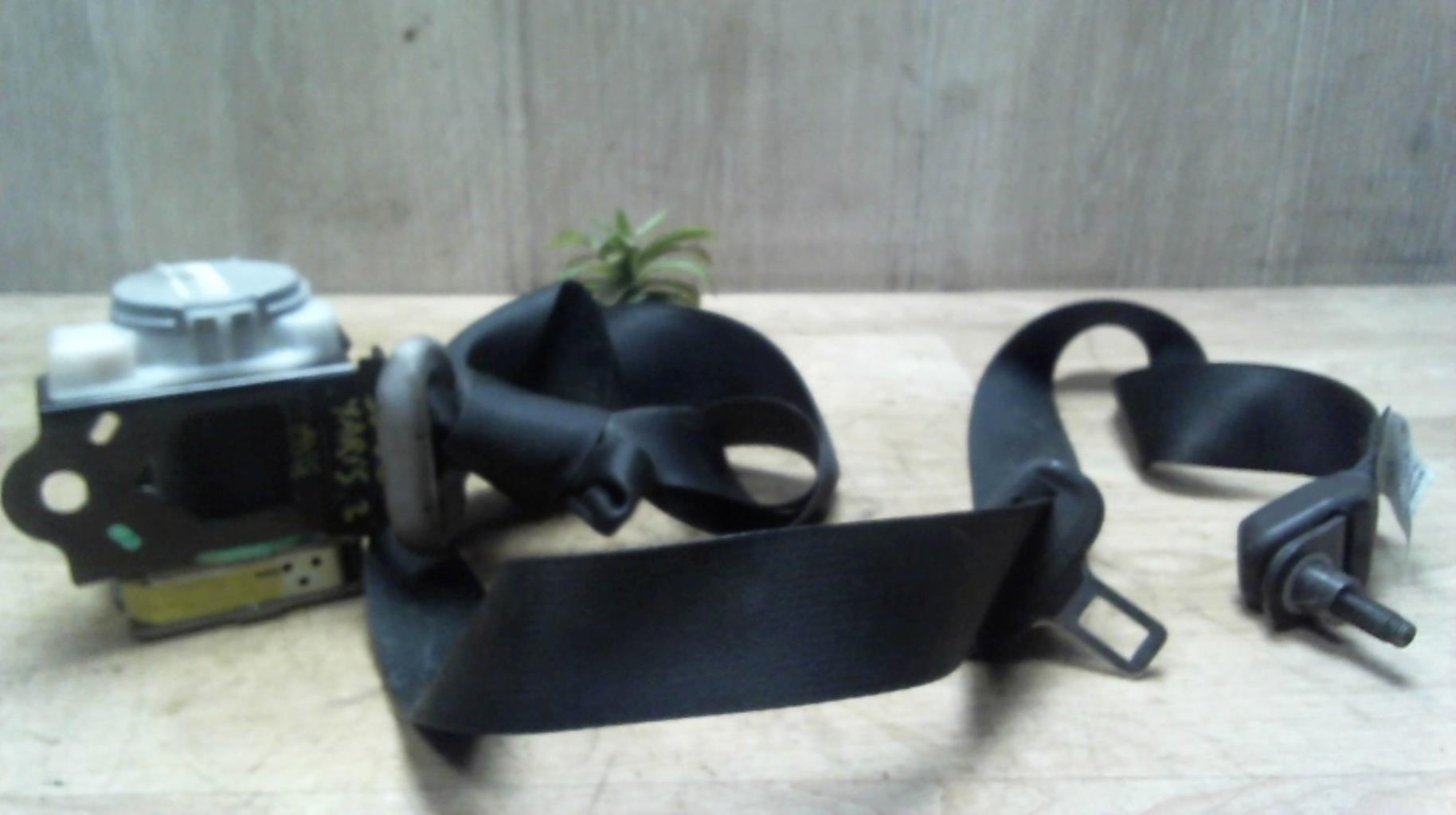 Ceinture avant gauche