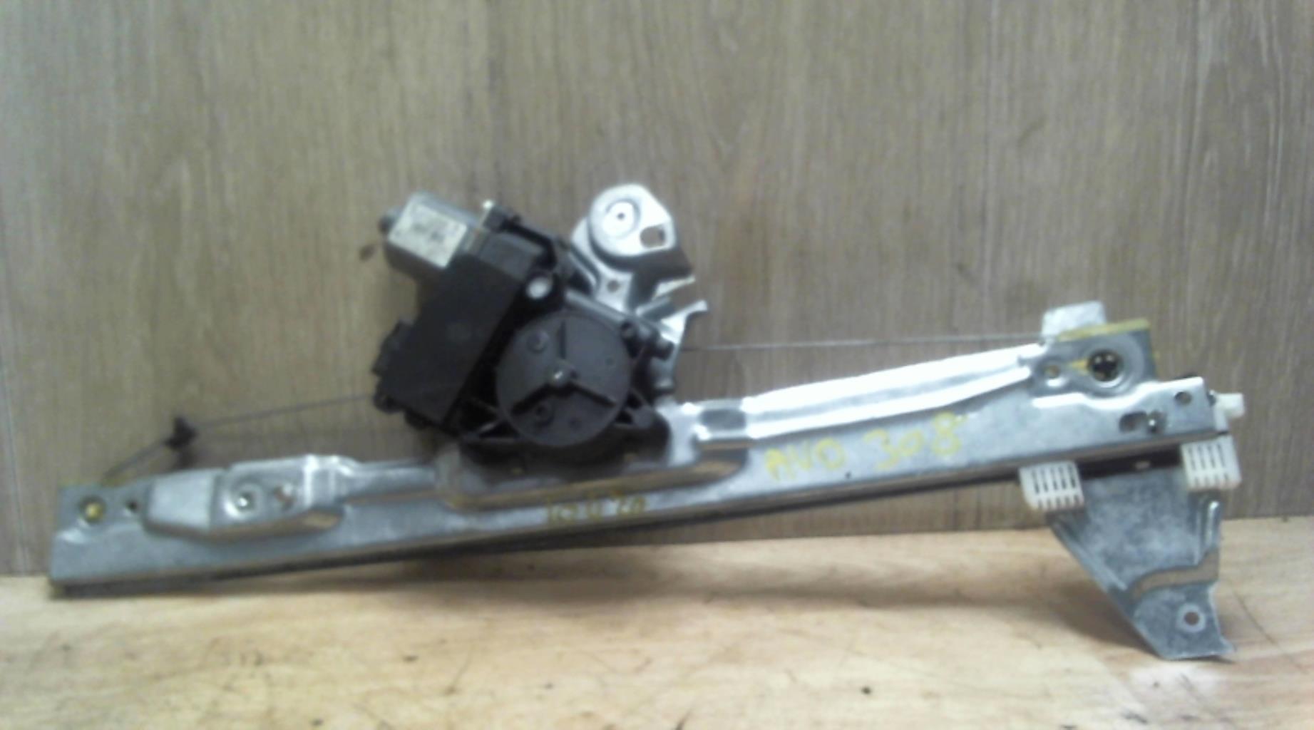Leve vitre electrique avant droit