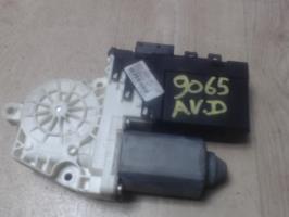 Moteur leve vitre avant droit
