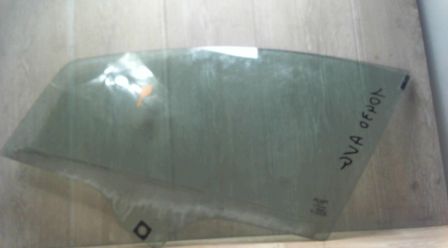 Vitre avant gauche
