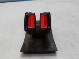 Attache ceinture arriere centrale
