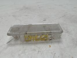 Lumiere porte avant droit