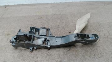 Support poignee porte avant droite