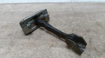 Tirant de porte avant droit
