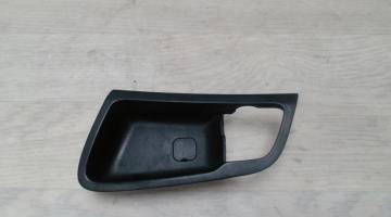 Support poignee porte avant gauche