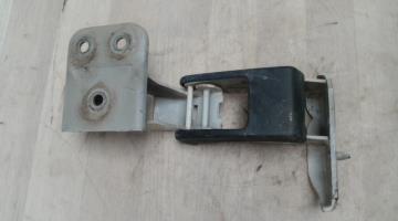 Charniere de porte arriere droit