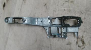 Support poignee porte avant droite