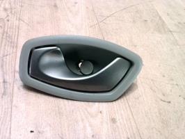 Poignee porte avant gauche