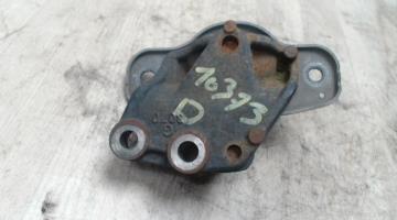 Support moteur droit