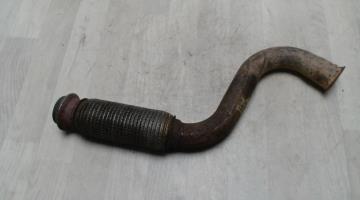 Tube intermediaire (echappement)