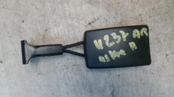 Attache ceinture arriere droit