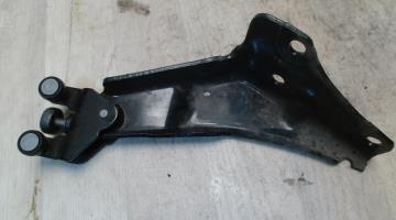 Charniere de porte arriere droit
