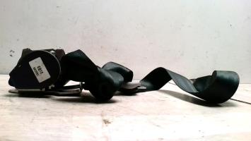 Attache ceinture avant droit