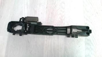 Support poignee porte avant droite