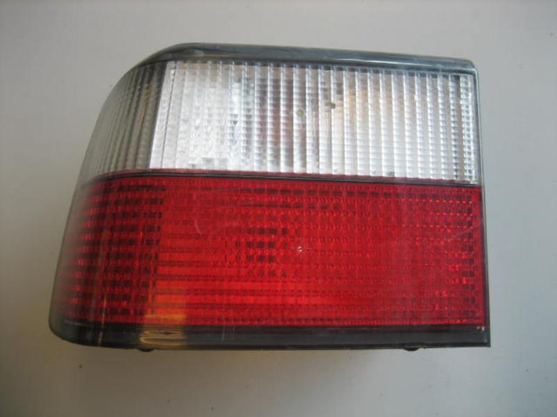 Fanale posteriore principale sinistro (luci)