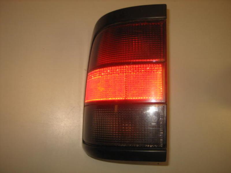 Fanale posteriore principale sinistro (luci)