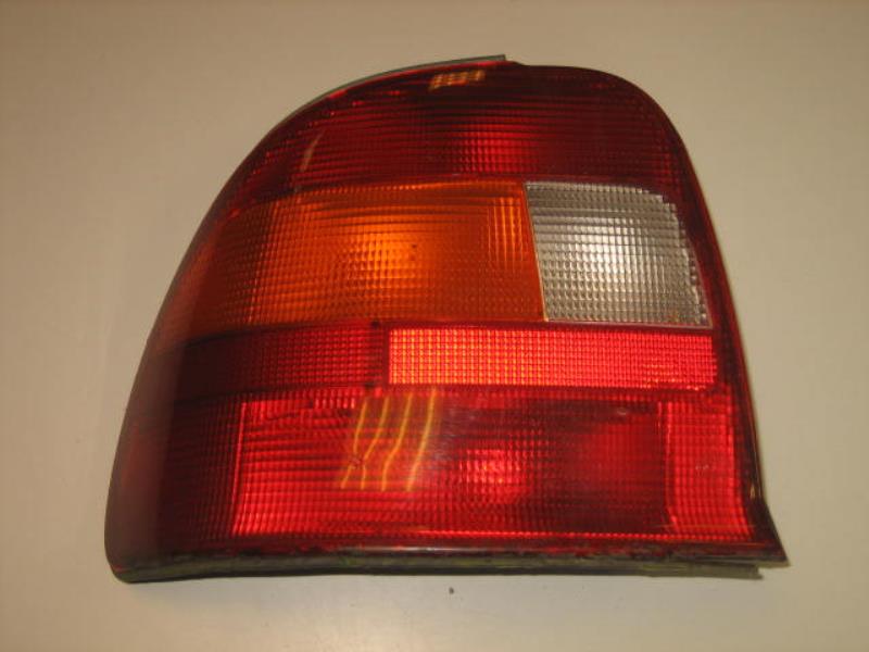 Fanale posteriore principale sinistro (luci)