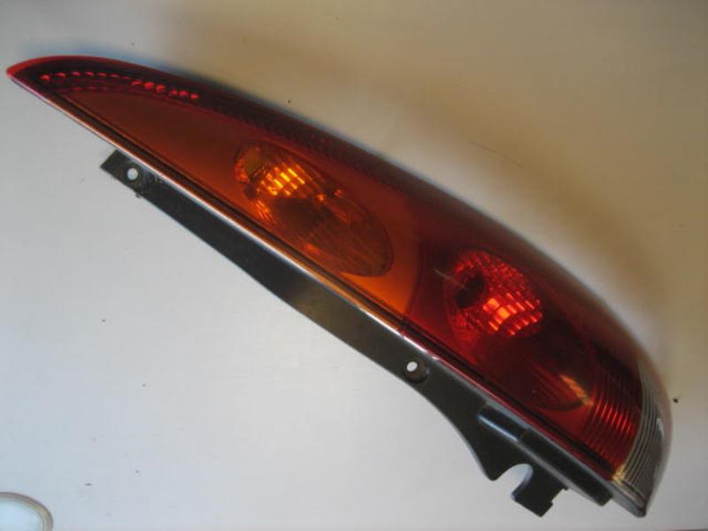 Fanale posteriore principale destro (luci)