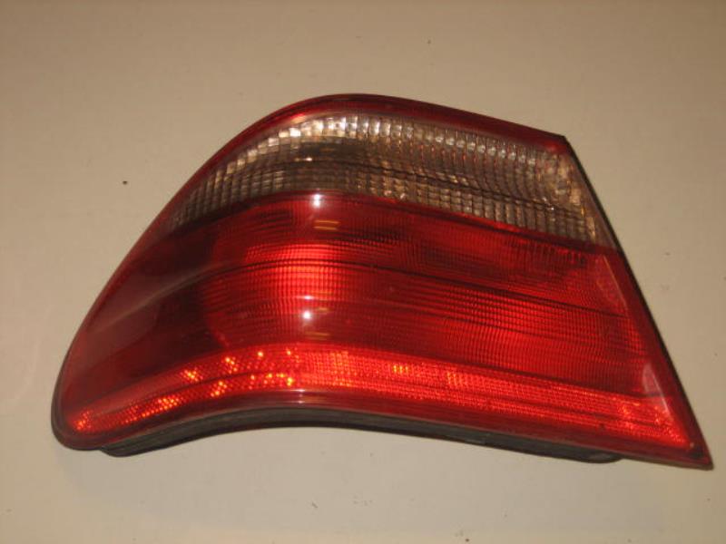 Fanale posteriore principale sinistro (luci)