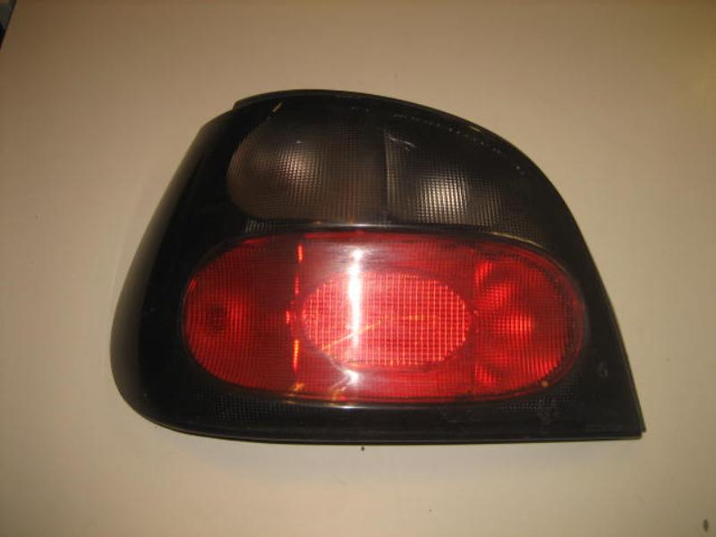 Fanale posteriore principale sinistro (luci)
