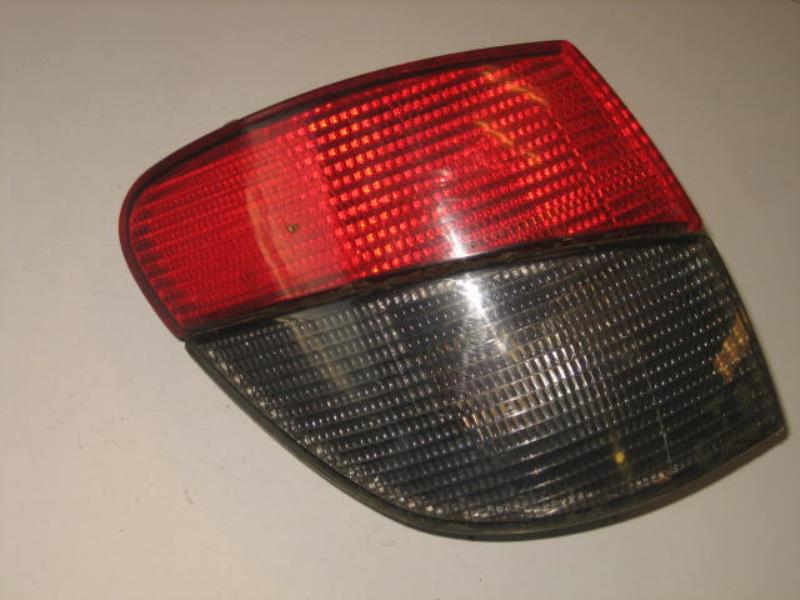 Fanale posteriore principale sinistro (luci)
