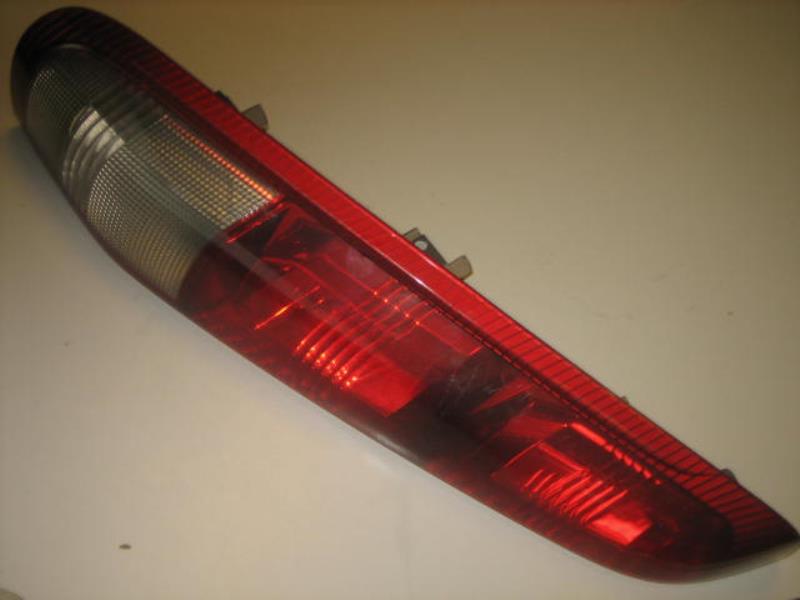 Fanale posteriore principale sinistro (luci)