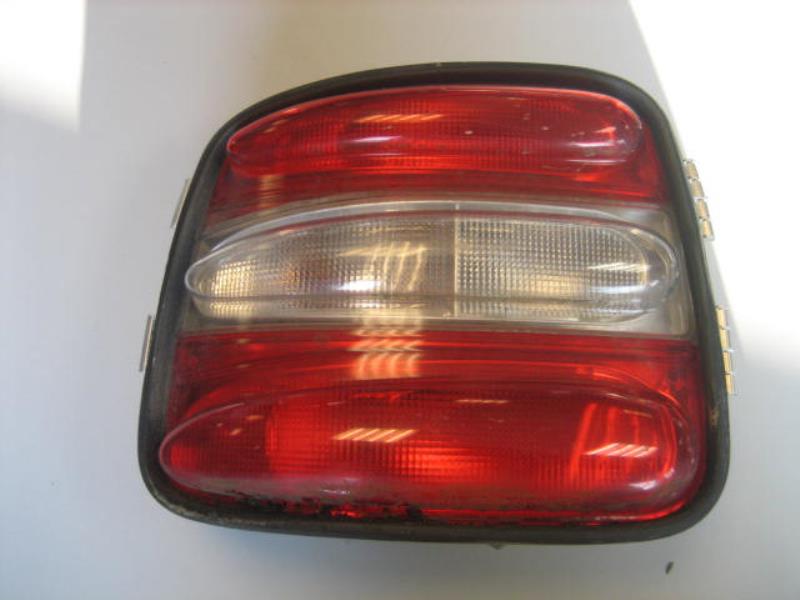 Fanale posteriore principale sinistro (luci)