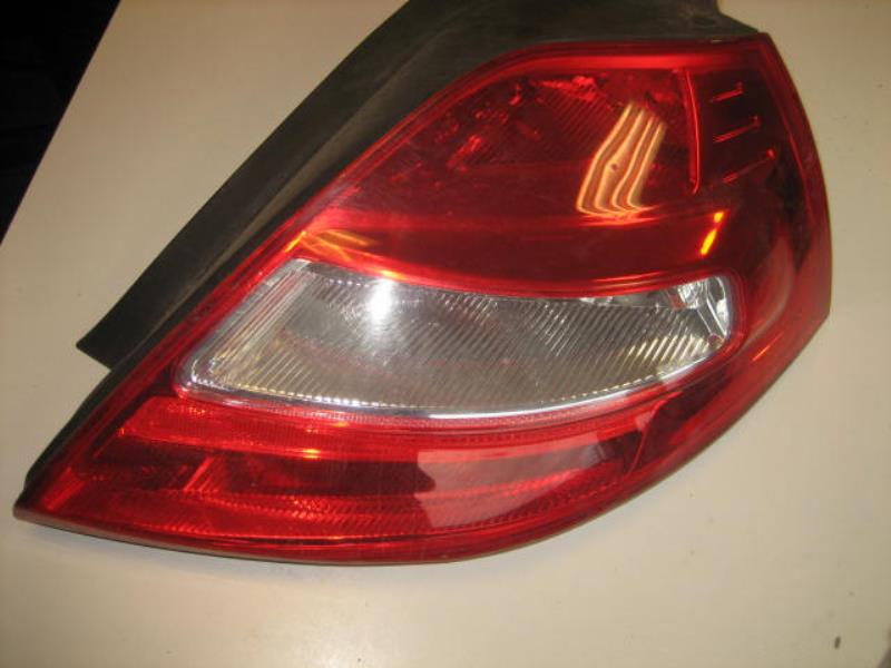 Fanale posteriore principale destro (luci)